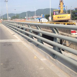 不銹鋼橋梁防撞護欄 銀色